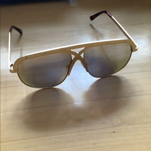 Gold Frame Aviator Sunnies